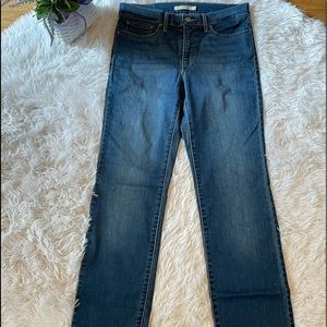 Levi 30 314 Shaping Straight light wash blue straight leg comfortable